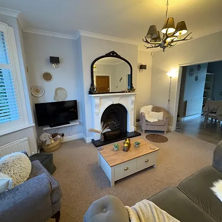 The Nordic Nook - 3 Bedroom House Double Sofabed בית נופש
