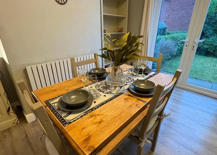 The Nordic Nook - 3 Bedroom House Double Sofabed York