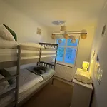 The Nordic Nook - 3 Bedroom House Double Sofabed
