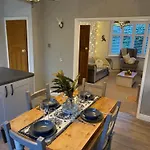 Vakantiehuis The Nordic Nook - 3 Bedroom House Double Sofabed