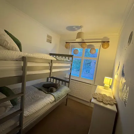 The Nordic Nook - 3 Bedroom House Double Sofabed